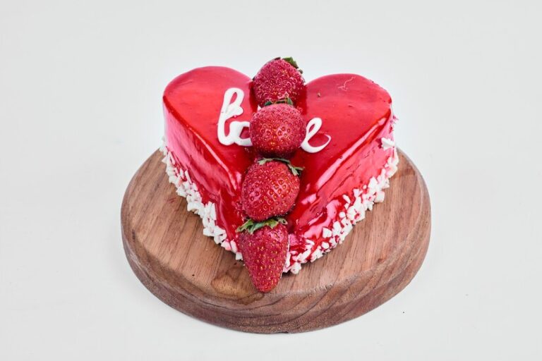 Creative Decoration Ideas for Heart-Shaped Cakes